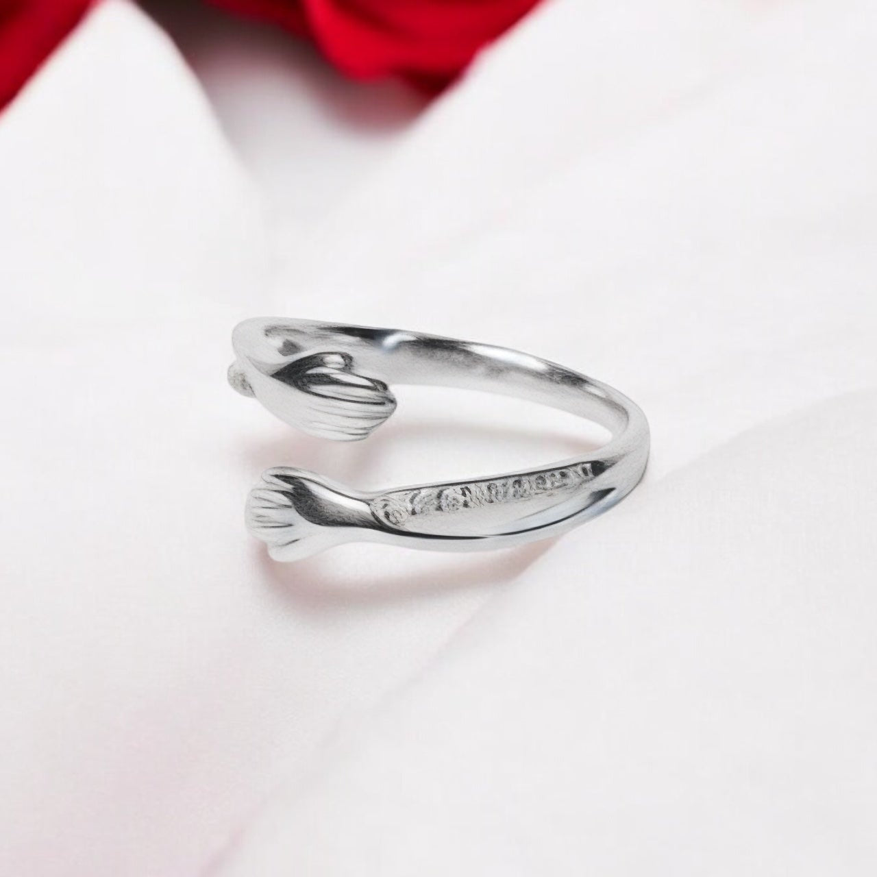 925 Silver Hug Diamonds Ring