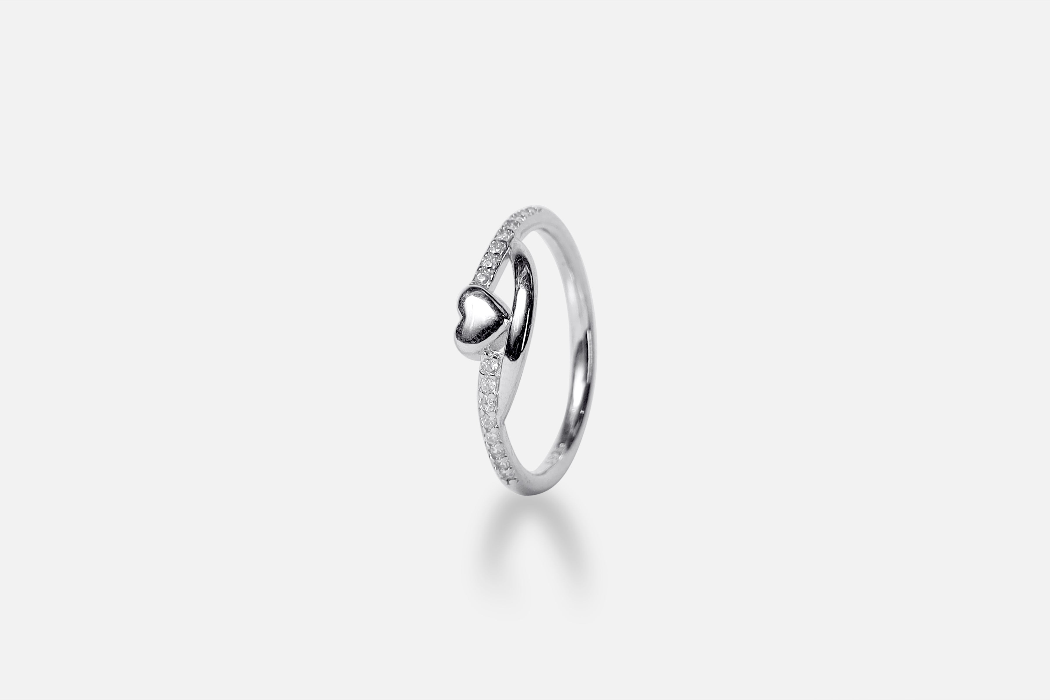 Sleek Shine Silver Ring