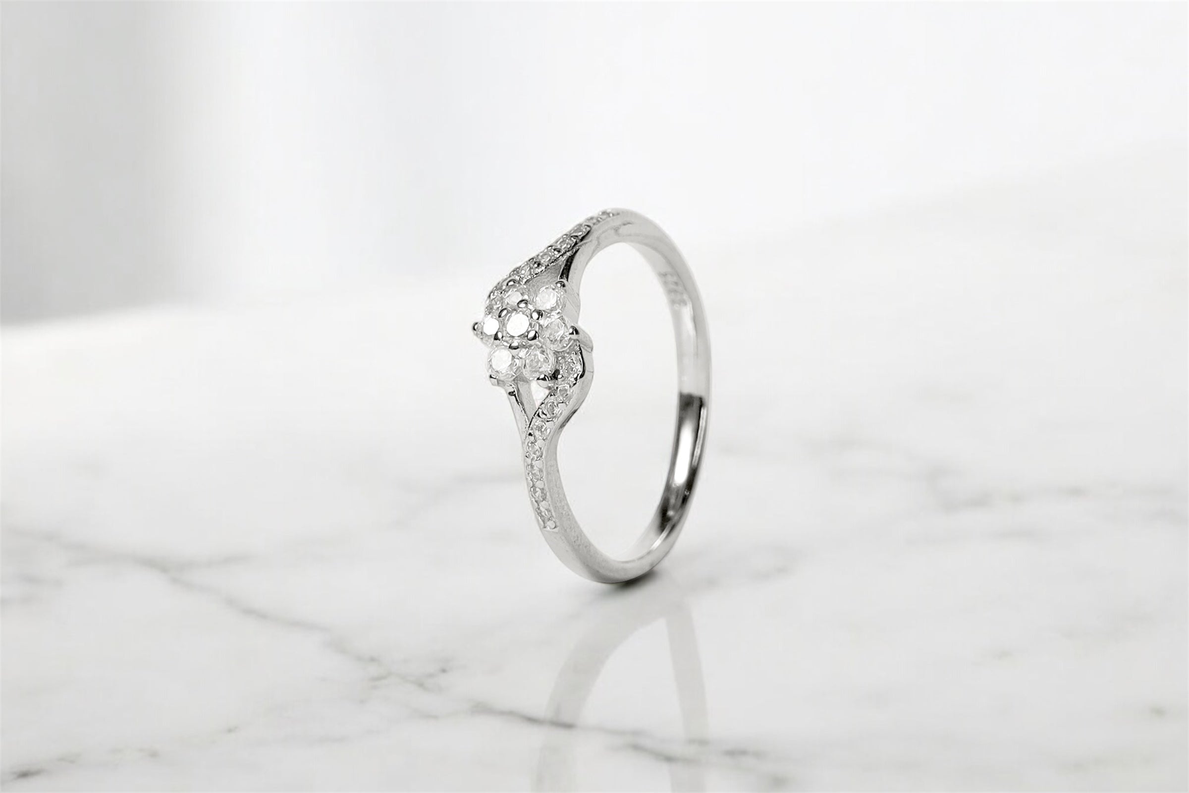 Sovereign Shine Sterling Ring