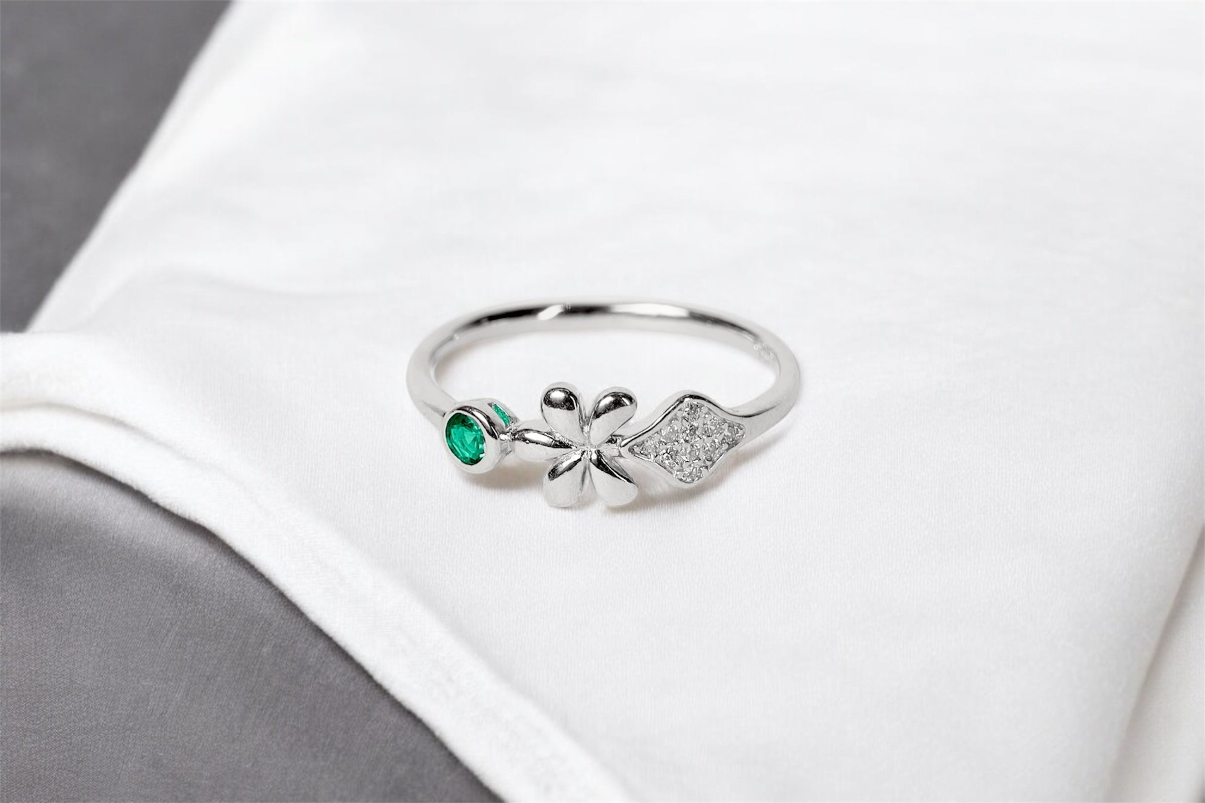 Chic Minimal Sterling Ring