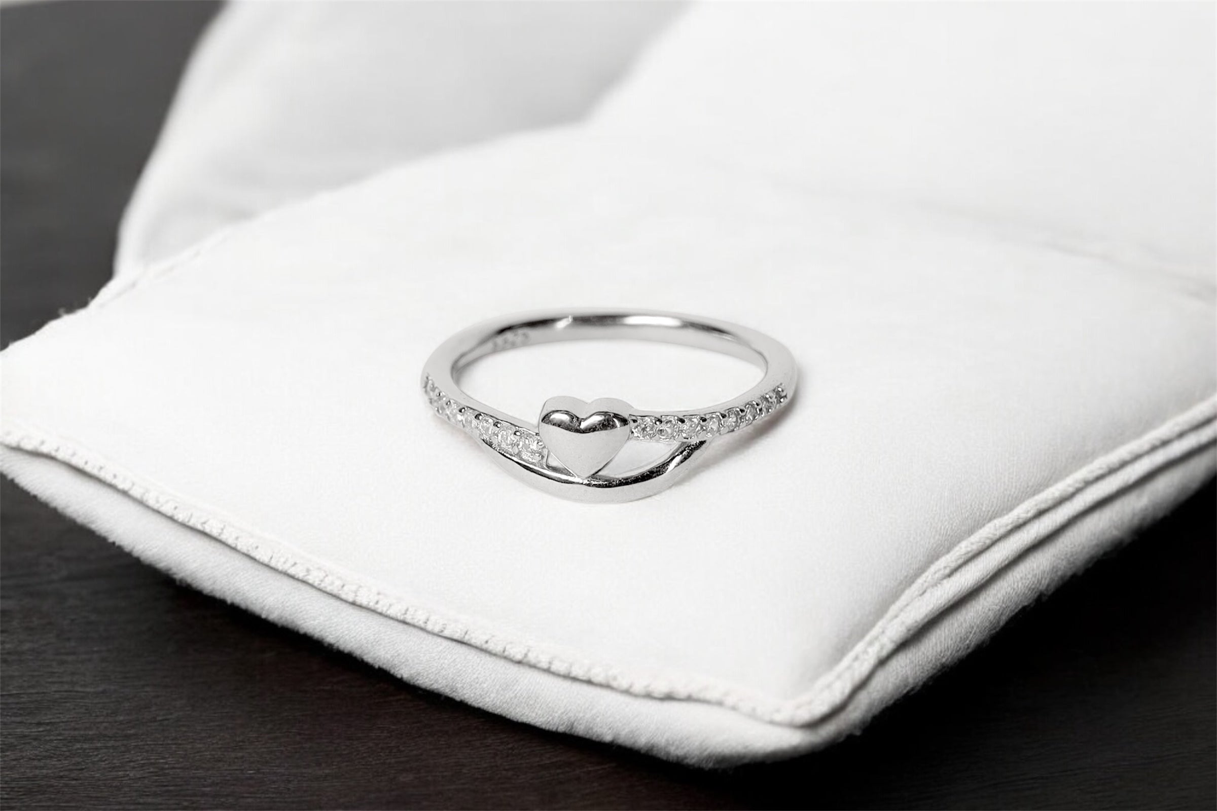 Sleek Shine Silver Ring